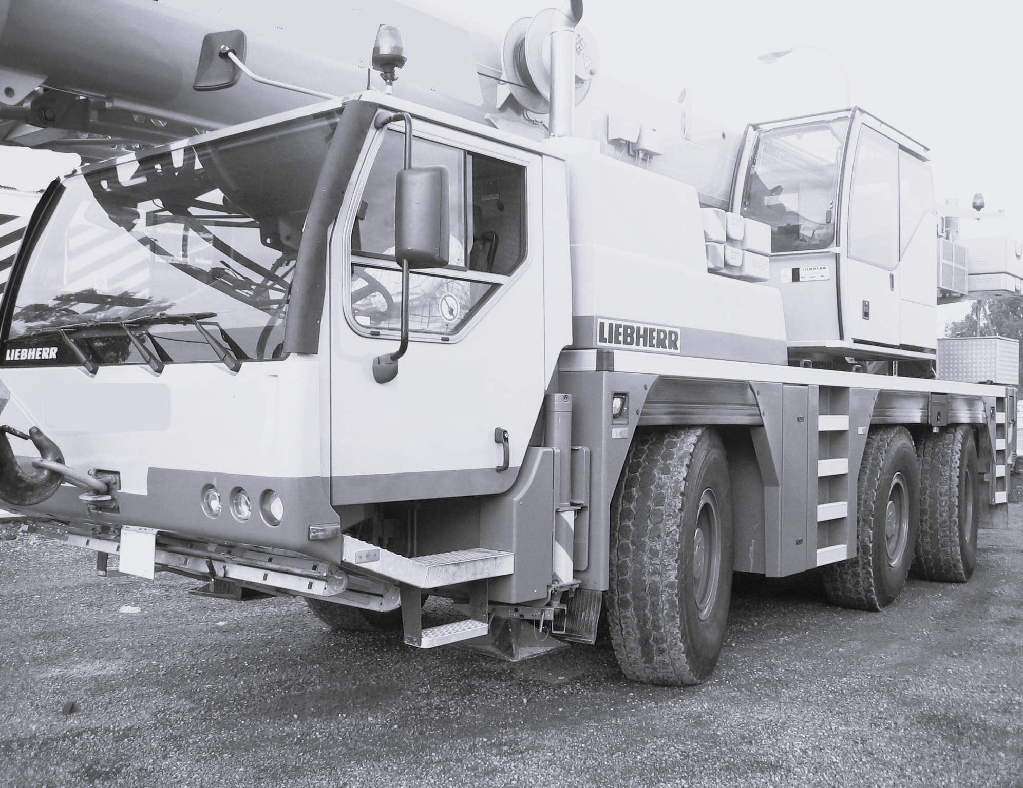 USED LIEBHERR LTM1055-3.1 2005 MOBILE ALL TERRAIN CRANE FOR SALE @GRCOMEX