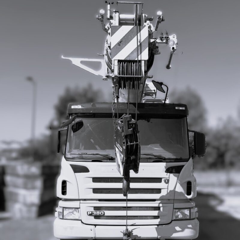 USED TRUCK MOUNTED MOBILE CRANE LIEBHERR LTF1035-3.1 2009 FOR SALE @GRCOMEX