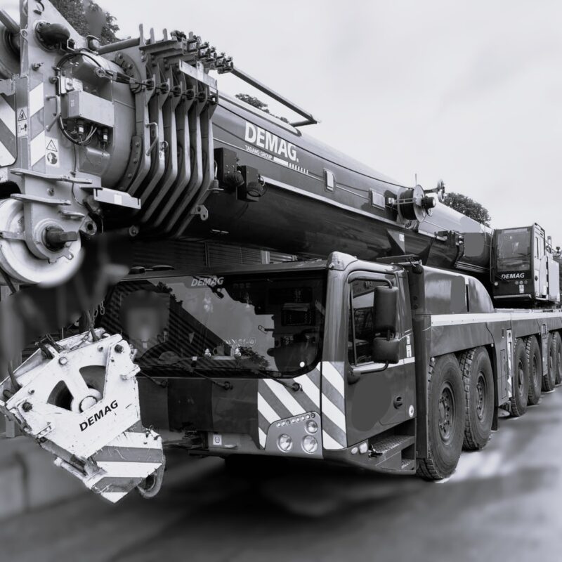 USED MOBILE ALL TERRAIN CRANE DEMAG AC300-62 FOR SALE @GRCOMEX